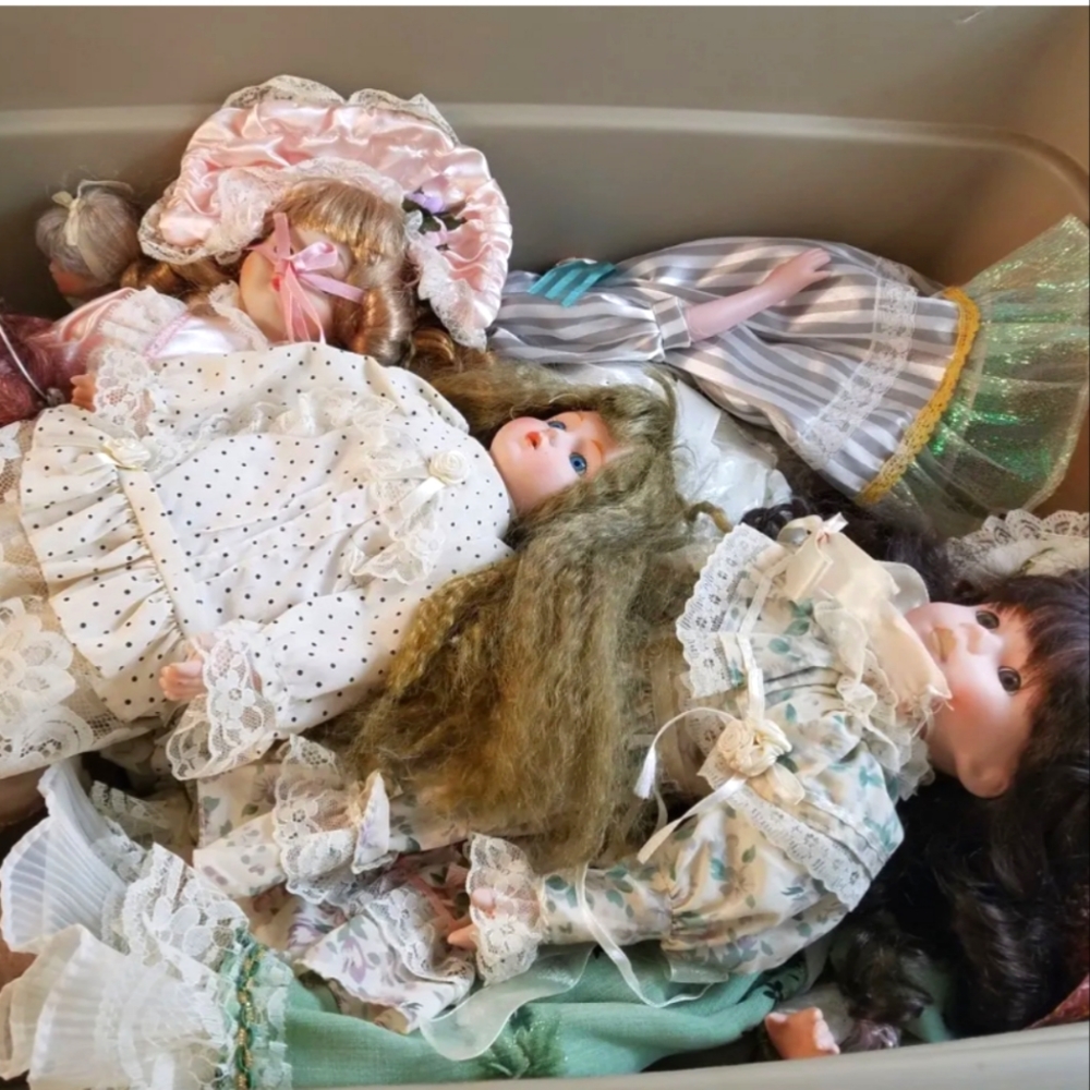Lot of dolls vintage porcelain doll many types numerous designers
